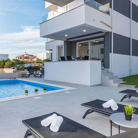 Pool Apartments Banta B Novalja Exterior foto