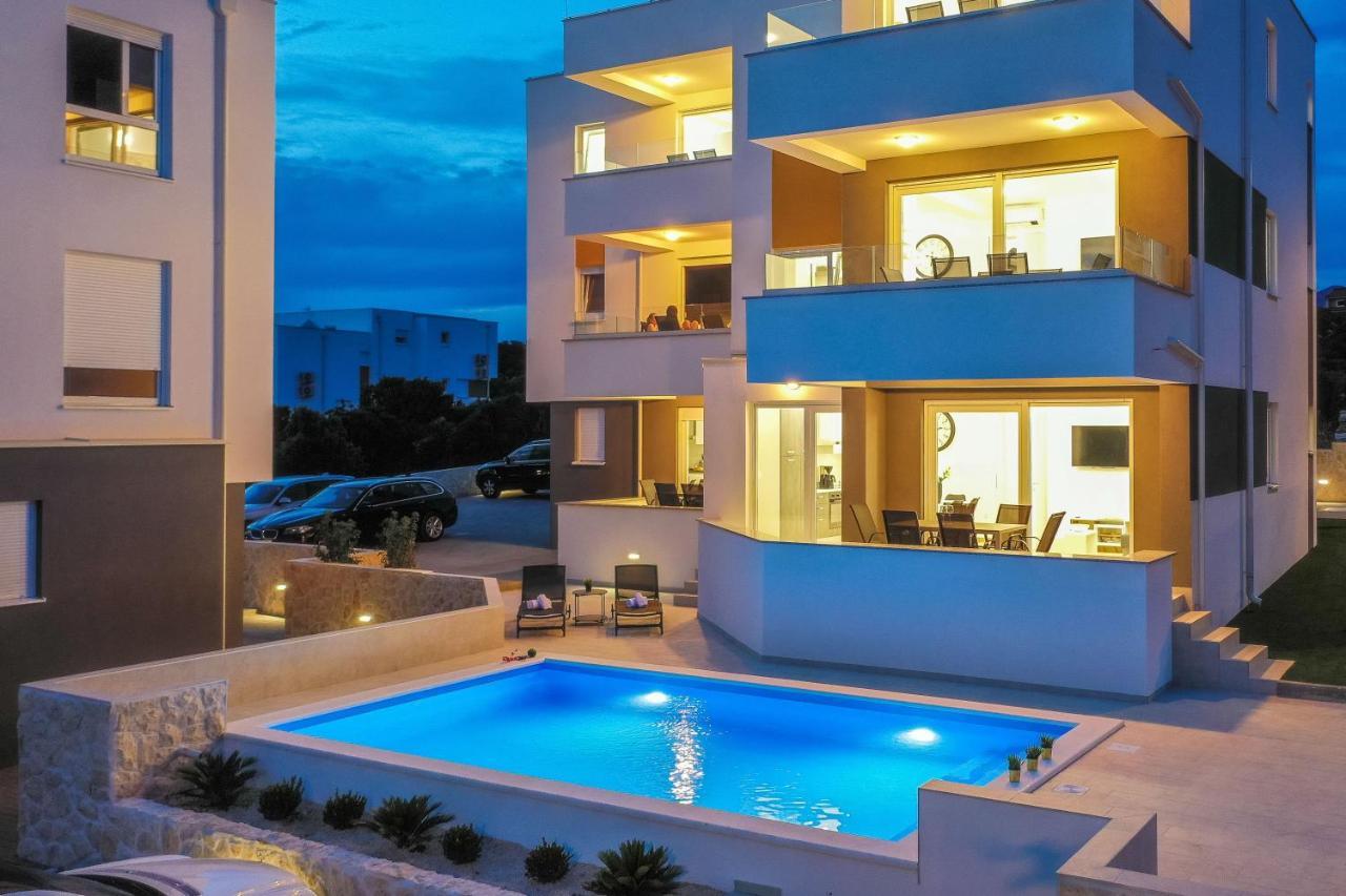 Pool Apartments Banta B Novalja Exterior foto
